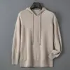 Sudadera con capucha de lana pura para hombre, sudadera con capucha de corte holgado, suéter de punto, nuevo top versátil suave de manga larga casual para otoño e invierno