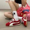 Couro Macio Casual Respirável Malha Única Outdoor Caminhada Corrida Tênis Forrest Gump Sola Grossa Malha Vermelha Sapatos de Treino Alemães para Mulheres