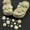 Charms KT Crocs Estrella Negra Polvo Dibujos Animados Resina Versátil Lindo DIY Accesorios Decorativos Hebillas Decorativas Desmontables