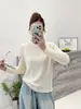 Camiseta francesa estilo outono e inverno com gola alta franzida, modelagem justa, manga longa, projetada para ser uma camada base estilosa para mulheres
