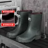 Zapatos de Agua Nuevos Botas de Lluvia para Hombre Caña Media Moda Adulto Estilo Coreano Estudiante Botas de Agua Antideslizantes Resistentes al Desgaste Botas de Lluvia Caña Alta Exportación