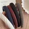 Elegante Diadema de Terciopelo con Rayas Diagonales de Aspecto de Lujo, Diadema Suave de Esponja, Diseño de Corona Alta, Accesorio para el Cabello de Moda