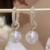 Lujo Ligero y Sensación de Alta Gama, Aros Completamente de Diamante, Pendientes de Perla, Modernos y Elegantes, Exquisitos Pendientes de Clip, Estilo Nuevo, Pendientes de Diseño Único