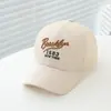 Boné de Baseball Moda Meia-Malha Fresco e Estiloso, Boné Tendência Estilo Coreano para Meninos e Meninas com Letras Bordadas