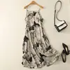 Vestido de Alça Slimming e Clareador de Pele com Estampa Abstrata Tinta Chinesa Fresco Respirável Artístico Primavera/Verão 2026