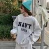 Suéter retrô com forro de fleece para mulheres primavera e outono 2023 novo estilo coreano preguiçoso chic com capuz letra gola redonda casaco solto