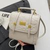 Mochila Estilo Coreano Mais Vendida Doce Estilo Universitário Graffiti Embossado Design de Nicho Casual para o Dia a Dia Bolsas de Ombro Femininas Estilo Ocidental