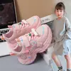 Tênis Esportivo Infantil Novo Modelo 2026 Primavera e Outono Fofo para Meninas Tênis de Corrida Tênis Casuais Tênis do Pai Respirável para Crianças