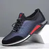 Estilo Nuevo Primavera y Verano 2026 Zapatos Blancos para Hombre, Zapatos Casuales Deportivos de Cuero, Zapatos para Hombres Jóvenes, Suela Suave, Ligeros, Versátiles, Zapatos Transfronterizos