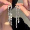 Aguja de Plata Elegantes Aros Lisos Pendientes de Plata Calada Simples y Elegantes Exquisitos Pendientes Retro Lujo Accesible para Mujer Pendientes de Gama Alta