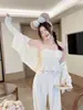 Colección de otoño e invierno: Pijama de forro polar estilo isleño para niñas, con un diseño puro y dulce, tejido de forro polar de doble cara, mangas largas y pantalones largos, un conjunto de tres piezas para estar cómoda en casa.