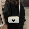 Bolsa Transversal Simples Estilo Coreano 2025 Bolsa de Ombro Feminina Outono e Inverno Bolsa Boston de Pelúcia Personalizada Nova Lã de Cordeiro Moda