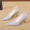 Zapatos de Boda para Mujer 2025 Nuevo Estilo Zapatos de Novia con Lentejuelas Versátiles Vestido Tacones Altos Tacones Finos Tacones Bajos Zapatos de Boda Zapatos de Cristal