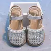 Sandalias con Diadema para Niñas 2026 Verano Nuevo Huecas Niñas Pequeñas Verano Frescas Tejidas Suela Suave Zapatos de Princesa para Niñas
