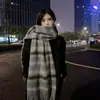 Bufanda de Hilo de Bucle Otoño e Invierno Nueva Engrosada para Hombres y Mujeres Imitación Cachemir Borla Gruesa Trenza Cola de Perro Rayas de Color Bufanda