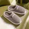 Chinelos de algodão com poá femininos para casa outono e inverno quentes internos sapatos de casa chinelos de casal masculinos de inverno sapatos de casa fabricante
