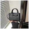 Bolsa pequena de moda retrô para mulheres, novo modelo da primavera de 2026, bolsa de ombro cruzado, bolsa de mão simples de nicho, bolsa quadrada pequena para mulheres