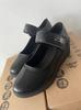 Fotos reais de sapatos de couro pequenos de sola macia para mães com saltos de cunha antiderrapantes de sola macia para sapatos de meia-idade e idosos de camada única
