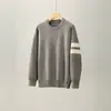 Suéter redondo estilo americano para hombre, nuevo modelo otoño 2026, bloques de color a rayas, corte holgado, tejido casual versátil para hombre