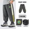 Calça infantil estilo europeu direita, calça de moletom de inverno com forro de fleece e espessada, calça casual para crianças maiores, novas roupas infantis, vestuário de inverno para crianças e bebês