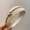 Nueva Diadema de Cadena de Tobillo Alto para Otoño e Invierno con un Toque de Lujo, Lujo Ligero, Borde Ancho, Estilo Chanel, Pasador de Pelo Simple y de Moda para Mujer