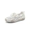 Zapatillas de entrenamiento alemanas ligeras y versátiles de malla hueca para mujer, nuevo modelo de verano 2026, transpirables, elegantes, antideslizantes, zapatos casuales deportivos