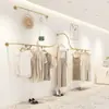 Estante de Exhibición para Tienda de Ropa, Perchero Dorado de Pared, Estante Colgante Lateral, Estante Decorativo para Tienda de Ropa de Mujer