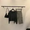 Conjunto de Duas Peças Estilo Coreano Treze Fileiras sum* Outono 2026: Um top de camiseta pulôver estiloso e bem desenhado para mulheres