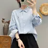 Camisa Branca de Manga Longa Oxford Bordada Estilo Japonês Artístico Outono 2025 para Mulheres Casual Emagrecedor Top Venda por Atacado