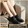 26 Años de Experiencia en la Personalización de Nuevos Modelos de Principios de Primavera de Fábricas Fuente de Gama Alta, Zapatos de Cuero Retro con Cordones de Cuero Genuino con un Diseño Hecho a Mano