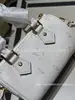 Bolsa Almofada Branca com Monograma Modelo 2026 para Mulheres, Estilo Nicho de Luxo, Bolsa Transversal com Corrente Fashion Versátil