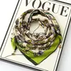 Bufanda Cuadrada Cálida de Nuevo Estilo 2024 con Hebilla Magnética, Bufanda Triangular de Seda, Bufanda de Algodón para Mujer, Bufanda Elegante para Cuello para Primavera, Otoño e Invierno, Versátil y Elegante