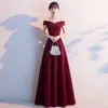 Vestido Vermelho Ombro a Ombro para Mulheres, Vestido Longo Evasê com Cintura Marcada e Pregas, Vestido Emagrecedor para Banquete e Brinde, Elegante Vestido de Anfitriã para Eventos Sociais