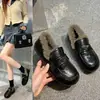 Mocasines Impermeables Antideslizantes para Mujer 2026 Invierno Felpa Plus Cálidos Suaves de Cuero Suela Blanda Zapatos de Algodón para Exteriores Planos Zapatos Tipo Frijol Zapatos Pequeños de Cuero