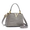 Bolsa de Mão com Estampa de Crocodilo Mulheres 2025 Nova Bolsa de Ombro em V Moda Mais Fácil de Combinar Bolsa Feminina Atacado