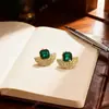 Pendientes Coreanos de Acero Inoxidable en Forma de Abanico Estilo Mid-Century Oro Verde de Alta Gama Lujo Ligero Nicho Pendientes Retro Pendientes para Mujer Venta al por Mayor