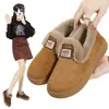 Zapatos de invierno forrados de polar, engrosados y cálidos; Zapatos de tela estilo Pekín para mujer; zapatos para mujeres de mediana edad y mayores; zapatos antideslizantes para personas mayores; zapatos casuales, al por mayor