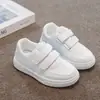 Tenis Blancos para Niños 2026 Nuevo Estilo Primavera y Otoño Zapatos Deportivos para Niños de Caña Baja Tenis Casuales para Niñas Tenis para Actividades de Suela Suave
