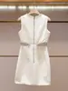 Nova coleção de verão de alta qualidade para mulheres em Shenzhen Nanyou: vestido elegante, com gola redonda, ricamente adornado com strass, franjado e justo, sem mangas