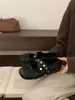 Primer Encuentro Ji Retro Punta Redonda Remache Correa Cruzada Mary Jane Roja Zapatos Pequeños de Cuero Mujer Versátil No Cansan los Pies Suaves Fondo Plano Barra
