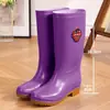 Botas de Chuva Femininas de Sola Grossa para Primavera e Outono Estilo Chinês Confortáveis Leves Estilo Trabalho Plus Veludo Resistentes ao Desgaste Sapatos de Injeção Sola Tendão Antiderrapante