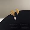 Aretes de Perlas Naturales de Lujo Ligero Asimétricos con Textura Aretes de Flores Elegantes y Avanzados de Moda Aretes Versátiles
