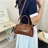 Bolsa de Ombro Fashionable Tendência de Alto Valor para Mulheres 2026 Verão Nova Bolsa Quadrada Pequena de Ombro de Grande Capacidade para Mulheres