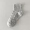Selección estricta Calcetines de algodón Zhuji blancos de media pantorrilla calcetines de verano de color sólido calcetines de barco calcetines deportivos de baloncesto calcetines de mujer calcetines de hombre al por mayor