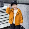 Chaqueta para Niños Otoño 2026 Nueva Fresca y Guapa Niños Pequeños Cortavientos con Capucha Estilo Primavera y Otoño Infantil Superior Tendencia
