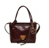 Bolso Retro Pequeño Transfronterizo para Mujer 2025 Invierno Nuevo Estilo Versátil Bolso de Hombro Cruzado Bolso de Mano Exquisito Bolso Cubo