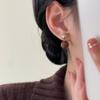 Aretes de perlas marrones simples retro europeos y americanos temperamento femenino dulce alto sentido uso frontal y posterior aretes de perlas aretes