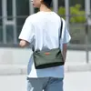 Bolsa Cuadrada Pequeña para Hombre de Comercio Exterior Transfronterizo Modelo Nuevo 2025 Bolso Cruzado para Mujer Ligero Simple Moda Urbana Bolsa para Teléfono Móvil