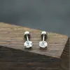 Brincos de tarraxa finos com cravação de diamante de quatro garras, fivelas rosqueadas simples, estilo ins japonês e coreano, brincos de tarraxa para cartilagem da orelha com zircônia super brilhante de luxo leve