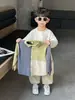 6161 Conjunto de Otoño para Niños 2026 Nuevo Fresco y Elegante Estilo Coreano Conjunto de Tres Piezas de Chaqueta Camisa para Niños Ropa de Primavera y Otoño para Bebé